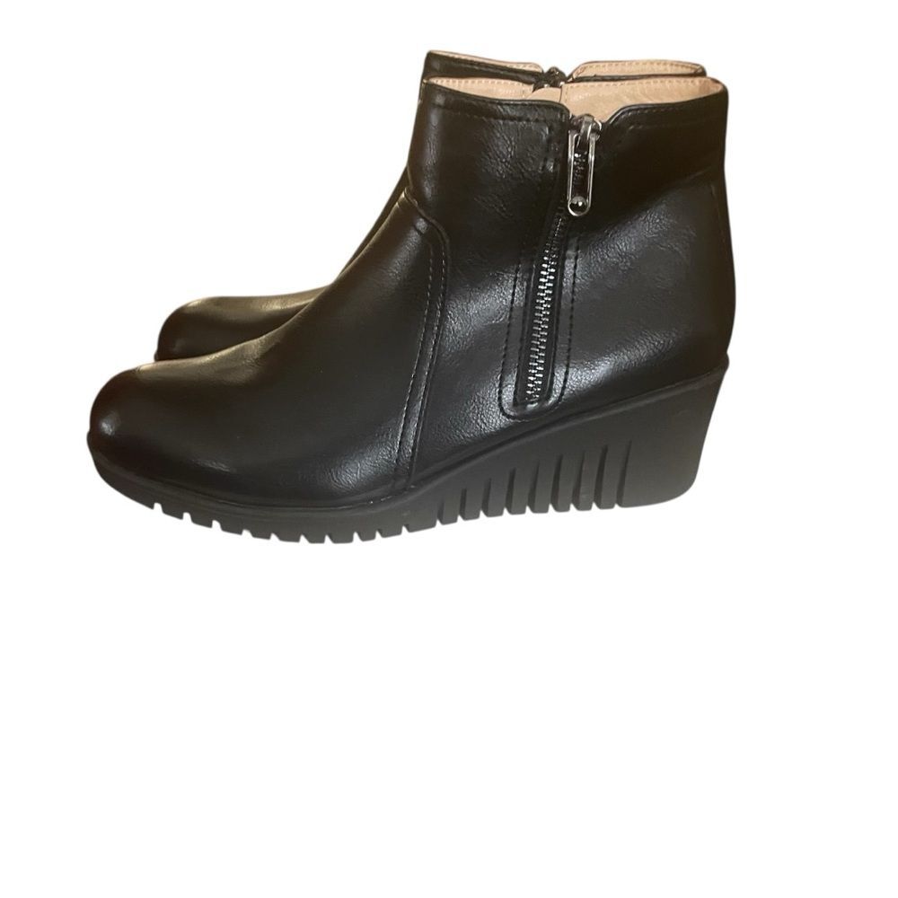 FlexStep Brooke Wedge Heel Double Zip Black Vegan Leather Ankle Boots Women 7